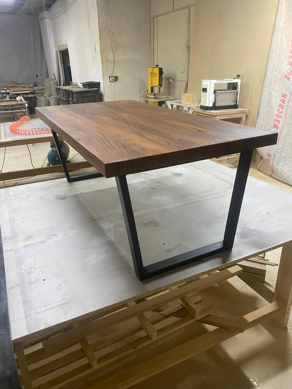 Журнальный стол Трапеция из массива Карагача