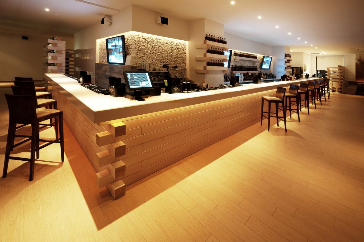 1665083276_20-amiel-club-p-barnaya-stoika-dlya-kafe-dizain-krasivo-20.jpg